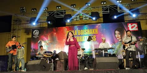 Mimi Chakraborty set the stage on fire at City Centre Haldia On Poila ...