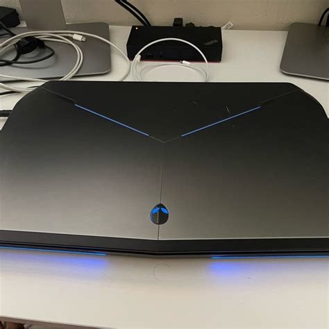 Alienware R7 Laptop 的图像结果