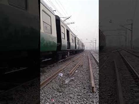 Delhi Local Train 的图像结果