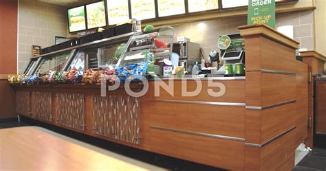 Subway Restaurant 的图像结果