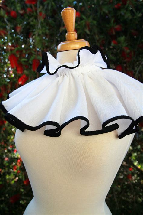 Clown Collar in White and Black Cotton Gauze - Circus or Cosplay ...