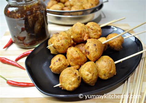 Binangkal Recipe (Deep Fried Sesame Balls) - Yummy Kitchen