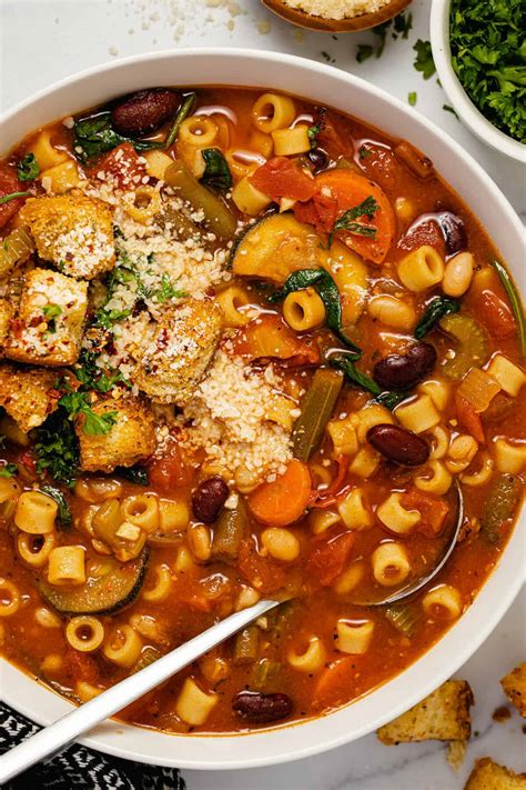 Vegan Olive Garden Minestrone Soup - Midwest Foodie