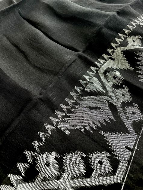 Shomili Handwoven linen Jamdani saree | The Maggam Collective