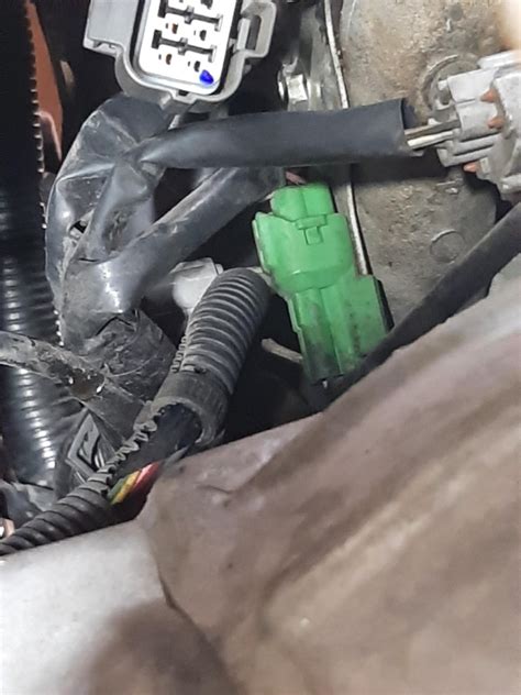 Removing Nissan O2 Sensor Connector 的图像结果