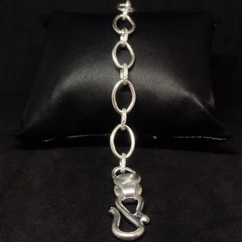 Buy quality silver gents traditional bracelet RH-GB431 in Ahmedabad