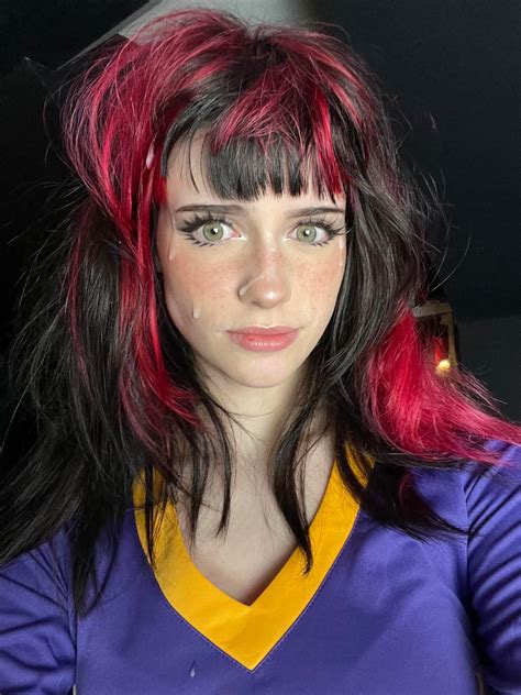 Nothing better than a hot face anticipating load on her : r/FacialFun