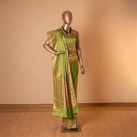 Paisley Buti Handwoven Banarasi Parrot Green Silk Saree – The Warp 'n Weft