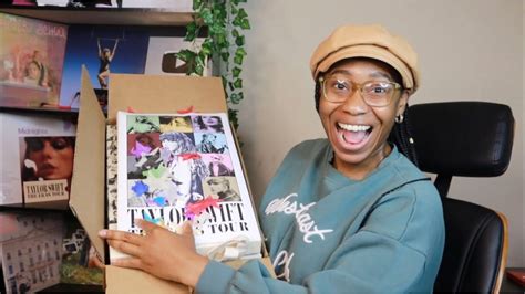 Package Handler Loading Trucks 的图像结果