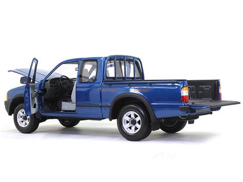 Ford Ranger 4x4 1:18 Minichamps diecast scale model car | Scale Arts India