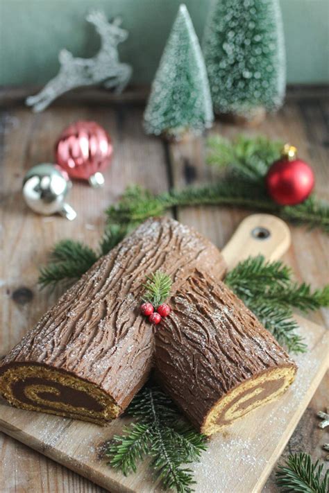 Božićni panj (Rolat od čokolade i lešnika) - Mystic Cakes