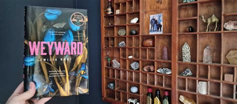 Recension: "Weyward" av Emilia Hart - Bläddrat