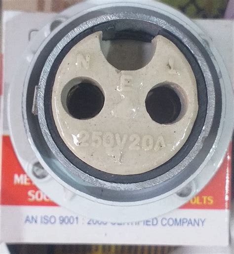 20 AMP Metal Clad Ac Socket (White 20 AMP, Volts: 240) : Amazon.in ...