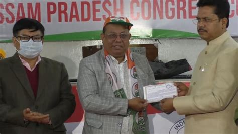 18 Assam BJP leaders quit party, join Congress party in Guwahati ...