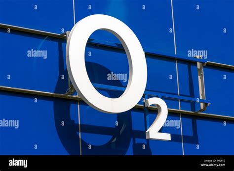Blue O2 Sign 的图像结果