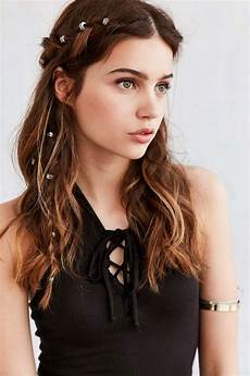 Hairstyle For by 12 90s Hairstyles To Rock After Coachella Brit Co Hairstyle For