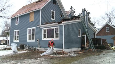 'Saw flames in the floorboards:' Couple, dog escaped Oconomowoc house ...