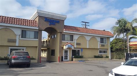 RODEWAY INN & SUITES (Inglewood) - Hotel Reviews & Photos - Tripadvisor