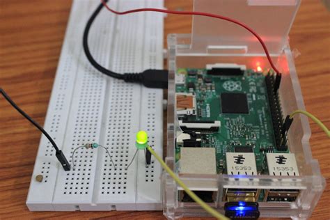 Simple Raspberry Pi Projects LED and Button 的图像结果