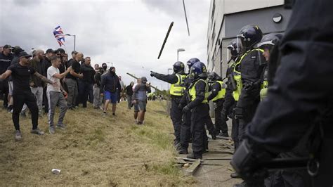 Schoolchildren to be trained in spotting fake news after UK riots