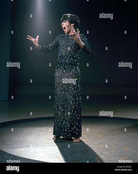 SHIRLEY BASSEY Welsh singer about 1972 Stock Photo - Alamy
