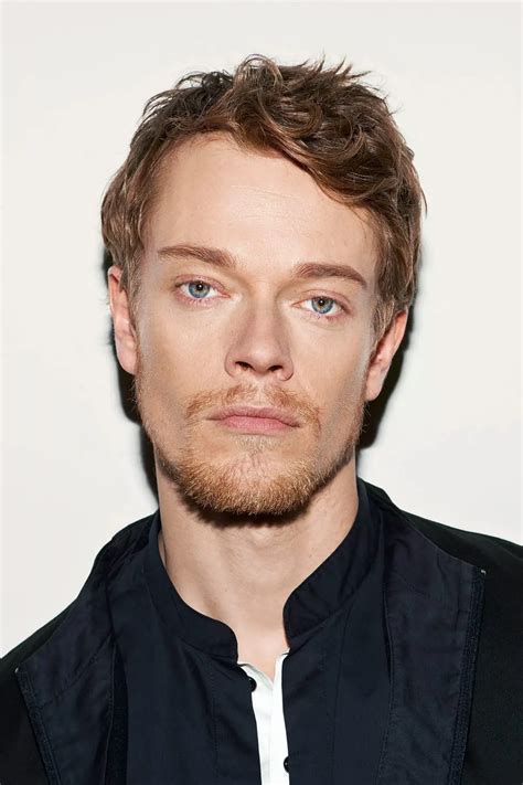 Alfie Allen biographie, news, photos, vidéos et avis