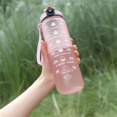900ml Transparent Motivational Water Bottle with Time Marker – Leakpro ...