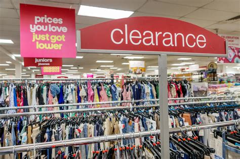 Off-price giants TJ Maxx, Marshalls and Burlington plan 2,000 new store openings - first wave ...