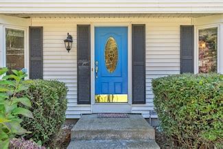 Holyoke MA Real Estate & Homes for Sale - Homes.com