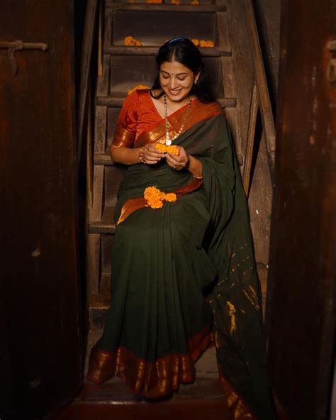 Sshivada|Sshivada new photos getting viral 3|തനി നാടൻ..! സാരിയിൽ നാട ...