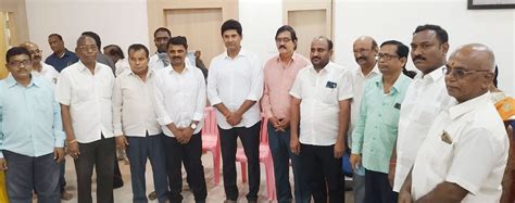 Typewriting - Typing Institutes