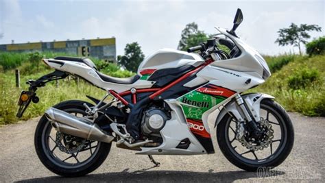 Benelli 302 R first ride review - Overdrive
