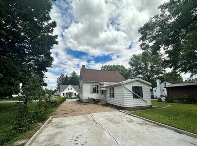 709 Locust St, Red Bud, IL 62278 | Homes.com