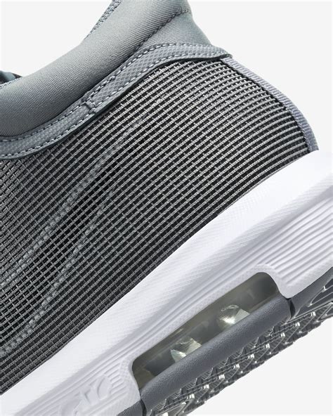 LeBron Witness 8 EP Basketball Shoes. Nike IN