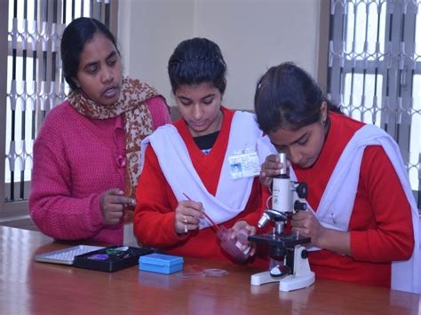 Science Lab - Prabhat Tara Girls' Senior Secondary +2 School, Muzaffarpur