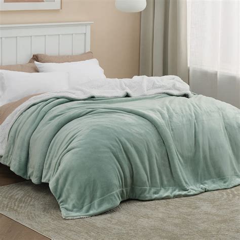 Bedsure Sherpa Fleece Queen Size Blankets for Bed - Thick and Warm ...