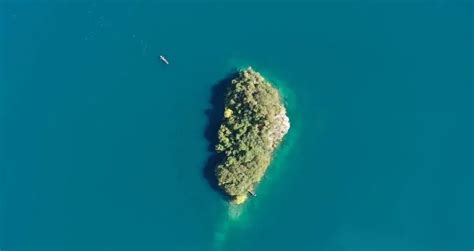 【有钱任性！】开箱买下的日本小岛！女子成700万尺小岛的岛主！ | 88razzi