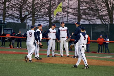 Illinois vs. Iowa Baseball Photo Gallery