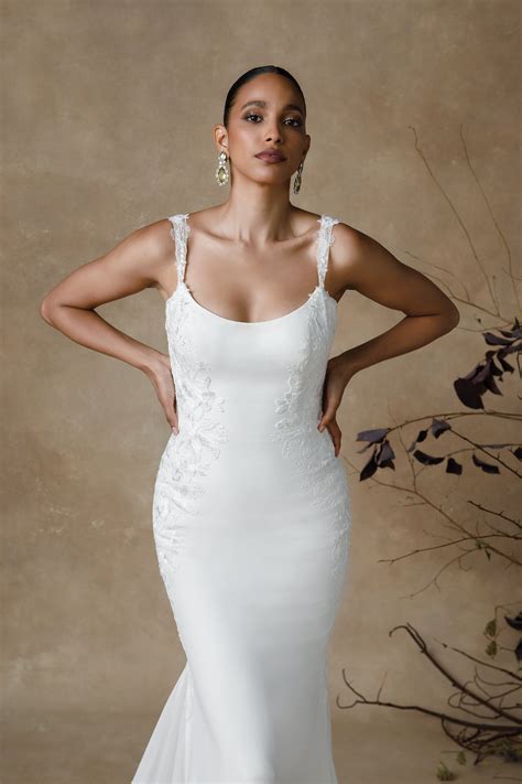 Ginny: Scoop Neck and Back Stretch Crepe Fit and Flare Wedding Dress | Justin Alexander