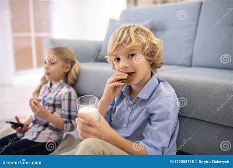 Kids Eating Off Floor Stock Photos - Free & Royalty-Free Stock Photos ...