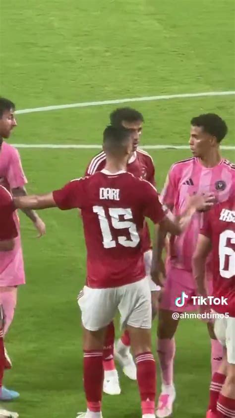 Messi, enojado con los jugadores de Al Ahly - Olé USA