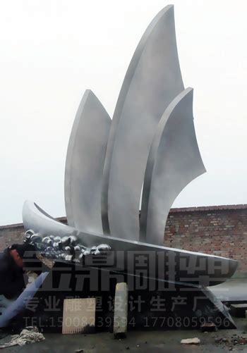 拉丝不锈钢帆船雕塑（彭州龙洋家纺）--成都金鼎雕塑厂