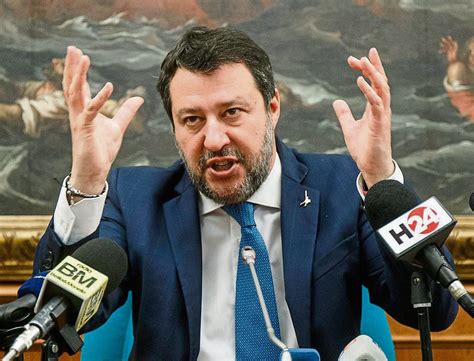 Más de la mitad de los italianos, en contra de enviar armas a Ucrania