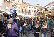 banchetti verona i banchetti di santa lucia a verona corriere veneto banchetti verona i banchetti di santa lucia a verona corriere veneto