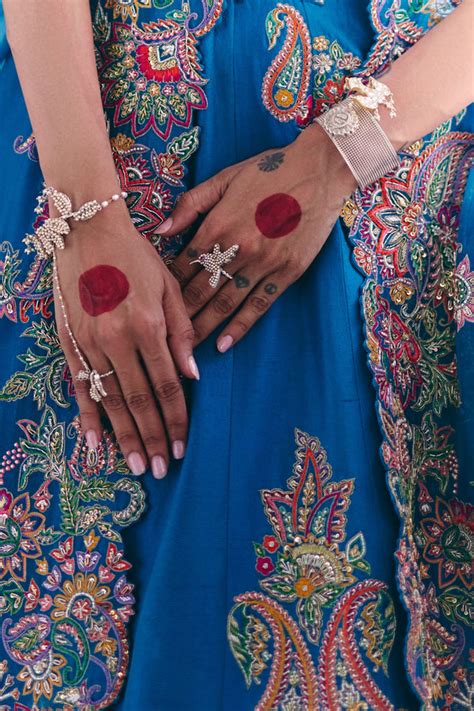 Mrunalini Rao - Ekam Cape Set - Elahe