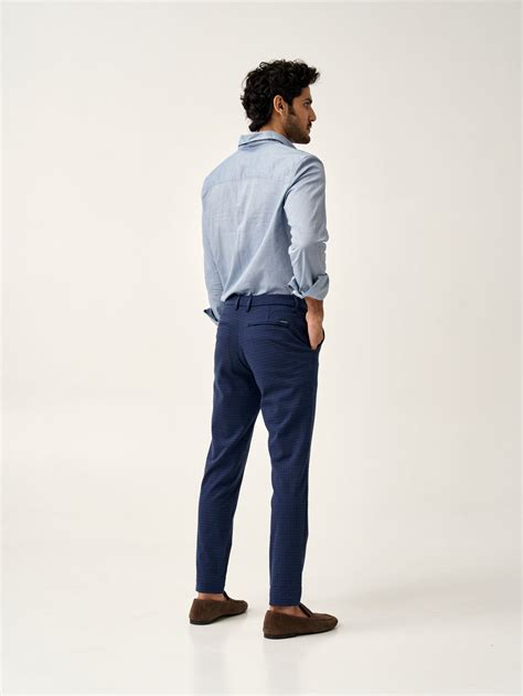 Buy Men Blue Checks Slim Fit Stretchable Workwear Pant