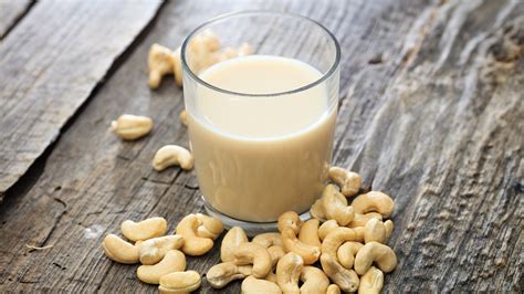 Cashew Milk Nutrition, Benefits & Recipes | Elmhurst 1925