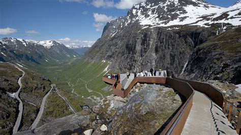 Guided bus tour from Åndalsnes to Molde in the fjord and mountain ...