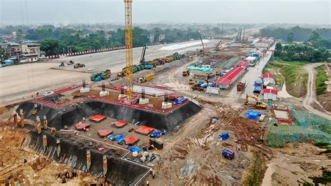 广西玉林：高铁站建设忙_图片新闻_中国政府网