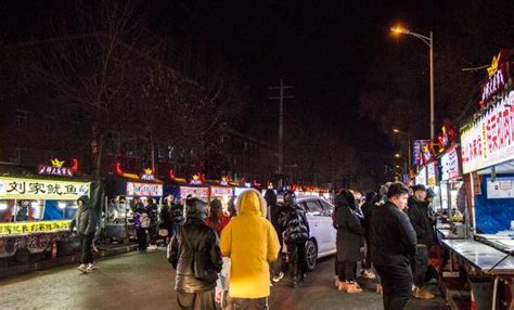 哈尔滨当地人爱去的美食街，全长仅1公里，每天却能接待十几万人__财经头条